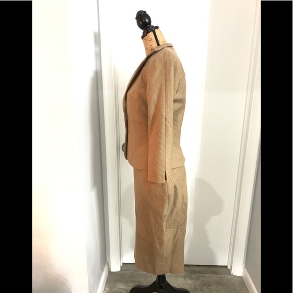 Bill Blass New York Striped Tan 2 Piece Suit - Picture 6 of 8